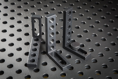 Упорный и крепежный угольник L140 с 5 отверстиями, Азотированный